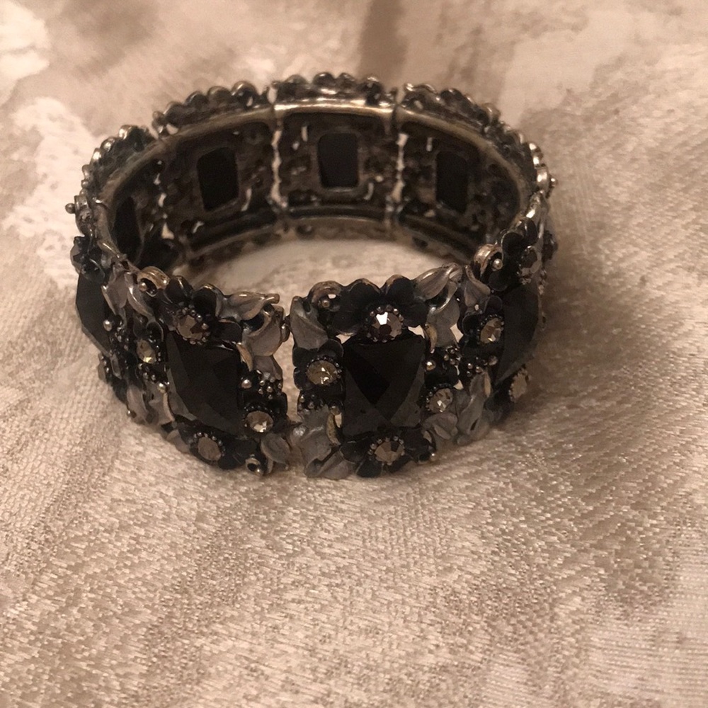 Cuff - Picture 3 of 3